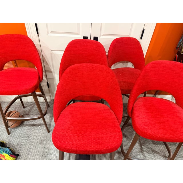 Red Set of 5 Knoll Saarinen Executive Bar Stools — Classic Boucle Crimson, Walnut Legs, 2021, Original Labels For Sale - Image 8 of 9