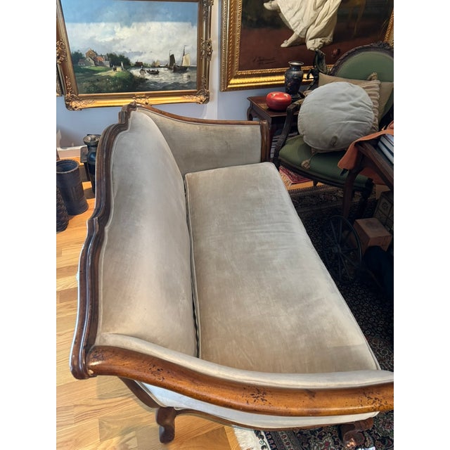 Vintage loveseat sofa made by Bernhardt Furniture, Flair Division, from the 1970's. Upholstered in velvet. Carved frame in...