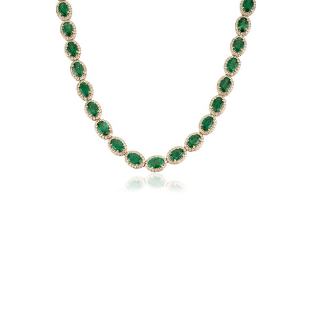 VRJewels 22.13Ct Emerald & 4.61Ct Diamond Tennis Necklace 18k Yellow Gold 17 Inches For Sale - Image 4 of 15