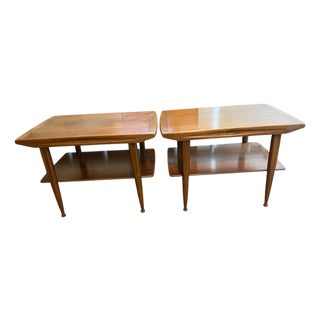 1960s McM Walnut EndTables Stand Vintage Mid-Century Side Tables Pair (2) For Sale