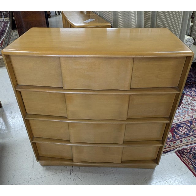 Heywood Wakefield Mid Century 4 Drawer "Sculptura" Dresser, Birch, 39"H Amazing piece from Heywood Wakefield In wheat...