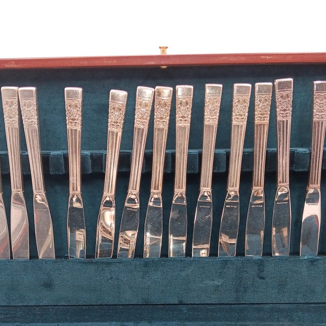 Mid-Century Modern Vintage Oneida Coronation Silverplate Flatware Set - 81 Piece For Sale - Image 3 of 10