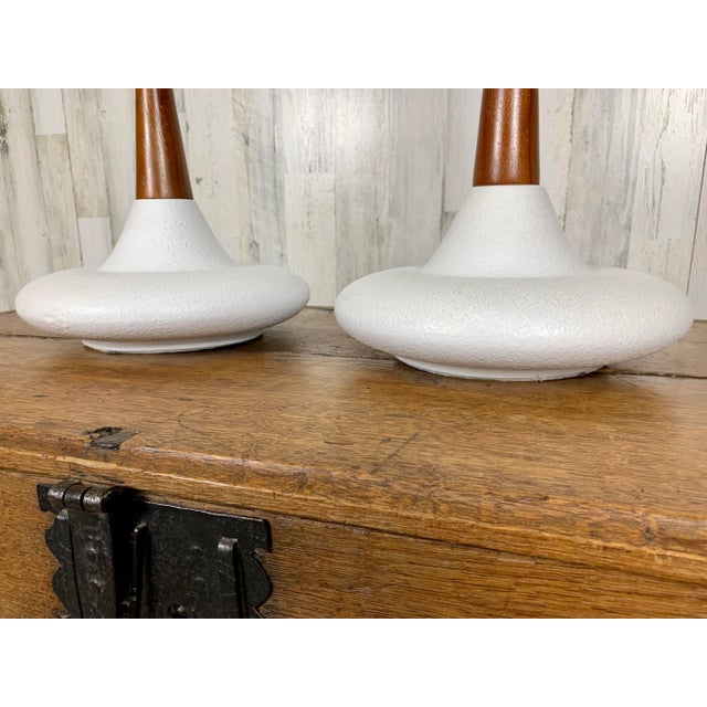 Mid-Century Ceramic and Walnut Table Lamps For Sale In Dallas - Image 6 of 11