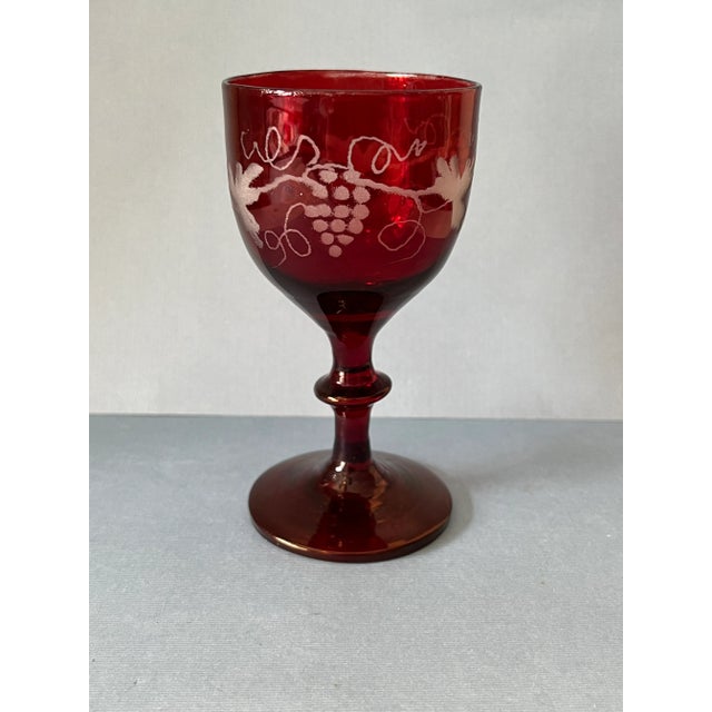 1940s Vintage Shreve Crump & Low Bohemian Ruby Red Cut to Clear Grape Etched Port Glass For Sale - Image 5 of 8