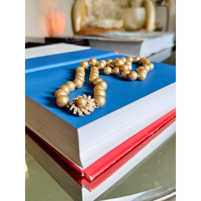 Victorian Vintage Peach Champagne Pearl Necklace With Sunburst Jeweled Clasp For Sale - Image 3 of 14