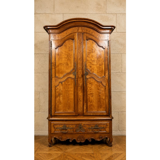 Louis XV Wedding Armoire in Marquetry and Burl Wood For Sale - Image 6 of 6