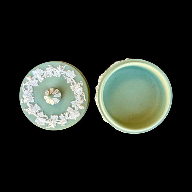 Vintage Wedgwood Sage Green Jasperware Neoclassical Lidded Box With Grapevine Relief, Marked For Sale In San Diego - Image 6 of 8