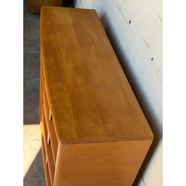 Heywood Wakefield Maple Lowboy Wooden Dresser Chest of Drawers Mid-Century Modern 1950s For Sale - Image 11 of 13