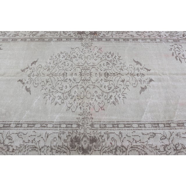 Vintage Distressed Oushak Rug – Faded Neutrals, Classic Floral Medallion -4' 9'' X 7' 11'' For Sale - Image 10 of 12