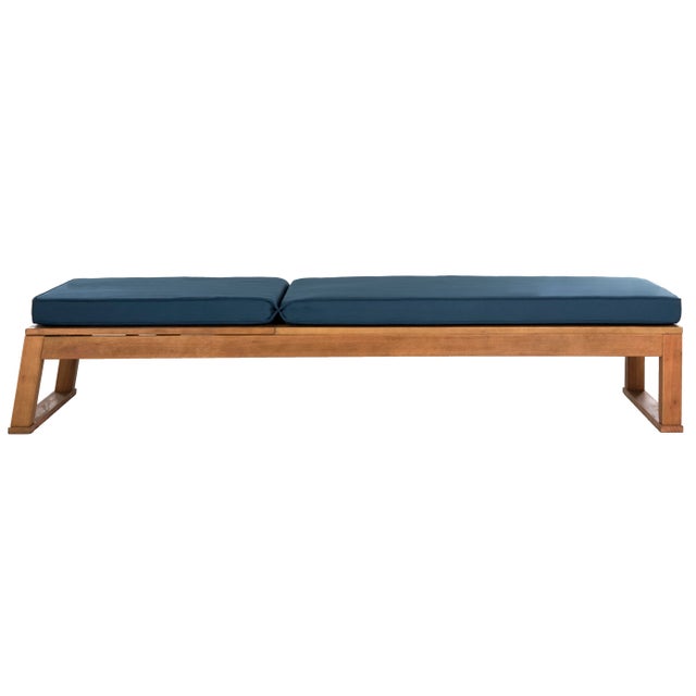 Modern Contemporary Sunlounger in Natural & Navy For Sale - Image 3 of 7