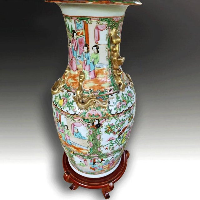 Large Antique Qing Dynasty Chinese Rose Medallion Canton Vase, 1860 For Sale - Image 6 of 10