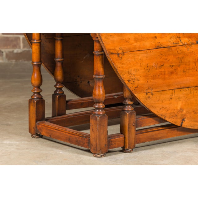English 19th Century Pine Drop-Leaf Table with Oval Top and Turned Legs For Sale - Image 9 of 12