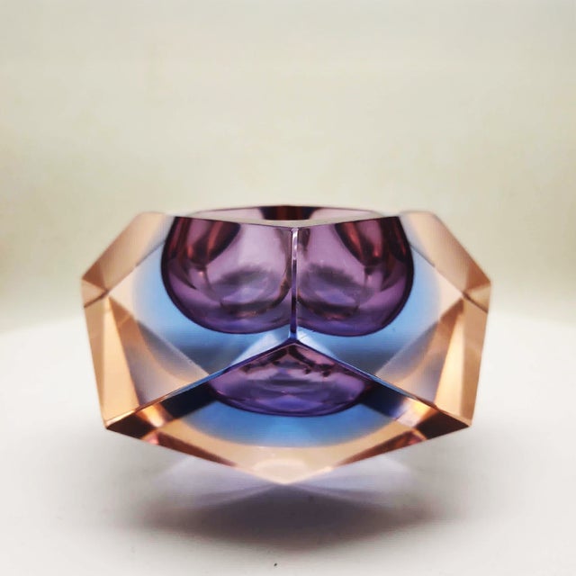 Multifaceted Ashtray or Catch-All in Murano Glass attributed to Flavio Poli for Seguso, Italy, 1960s For Sale - Image 3 of 9