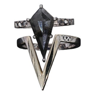 14k White Gold Ring With Kite-Cut Salt & Pepper Diamond - Size 5.75 For Sale