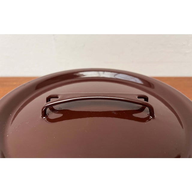 Metal Mid-Century Modern Brown Minimalist Enamel Pot by Seppo Mallat for Finel, Finland, 1960s For Sale - Image 7 of 18