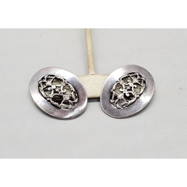 Vintage 1950s Signed Napier Silvertone Oval Filigree Clip Earrings- 2 Pieces For Sale In Philadelphia - Image 6 of 10