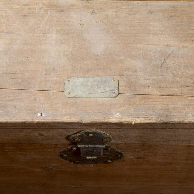 Rectangular Trunk in Wood and Metal For Sale - Image 13 of 18