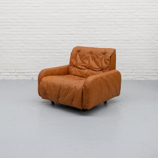 Cognac Leather Armchair from Bonacina, Italy, 1970s For Sale - Image 17 of 17