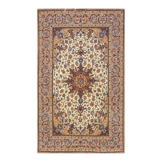 1940s Traditional Medallion Ivory Ground Vintage Isfahan Hand-Knotted Wool Rug For Sale