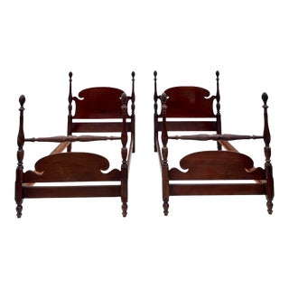 Pair of Huntley Furniture Semi-Poster Pineapple Twin Bed Frames For Sale