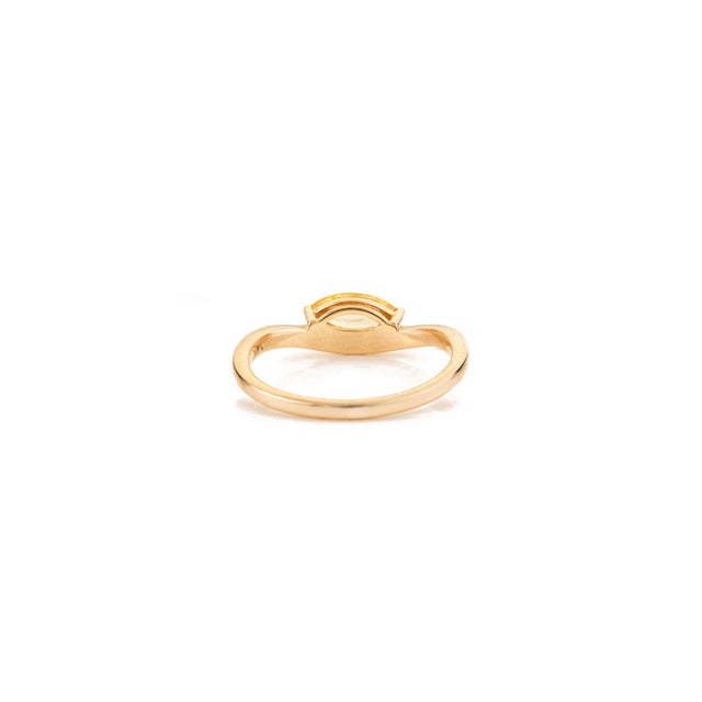 Yellow 14k Gold Retro Yellow Sapphire Solitaire Ring Size 5 For Sale - Image 8 of 14