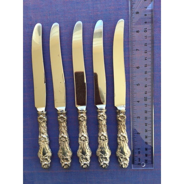 Frank M. Whiting & Company Five Luncheon Knives With Sterling Silver Handles in the Art Nouveau Lily (1902) Pattern by Frank M. Whiting For Sale - Image 4 of 6