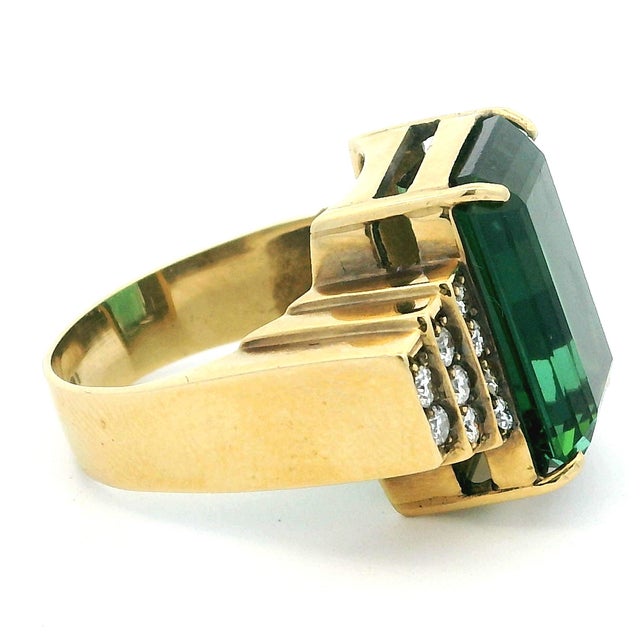 1970s Emerald Cut Green Tourmaline and Diamond 18k Gold Statement Ring, Size 7.5 For Sale In Miami - Image 6 of 15
