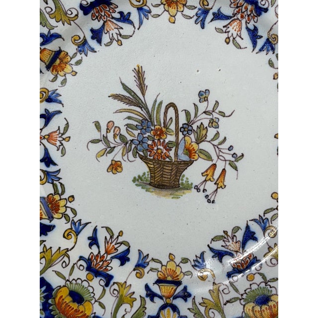 French Rouen Style Faience Plates with Floral Basket, 1790-1820, Set of 2 For Sale - Image 3 of 11