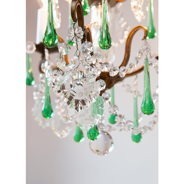 It works with 4 E14 type bulbs. High quality green crystals. European Plug (up to 250V).The wiring of this item may be...