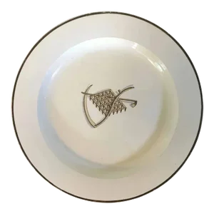 1810 George III Wedgwood Creamware Plate Decorated with Garden and Domestic Tools