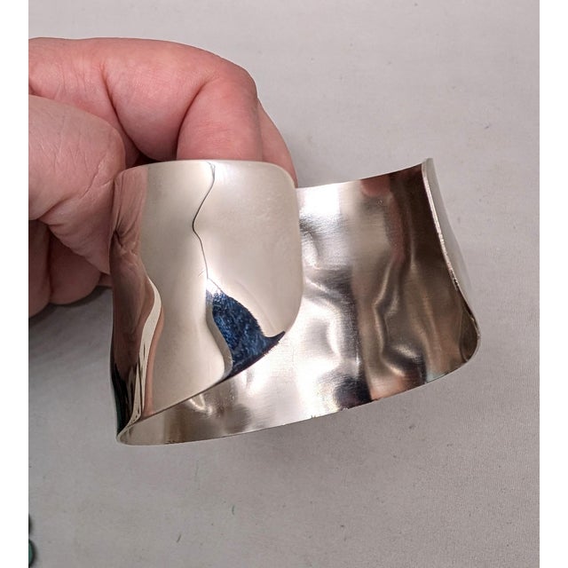 Vintage 1977 Signed Napier Book Piece Rhodium Plated Wavy Cuff Bracelet For Sale - Image 9 of 11