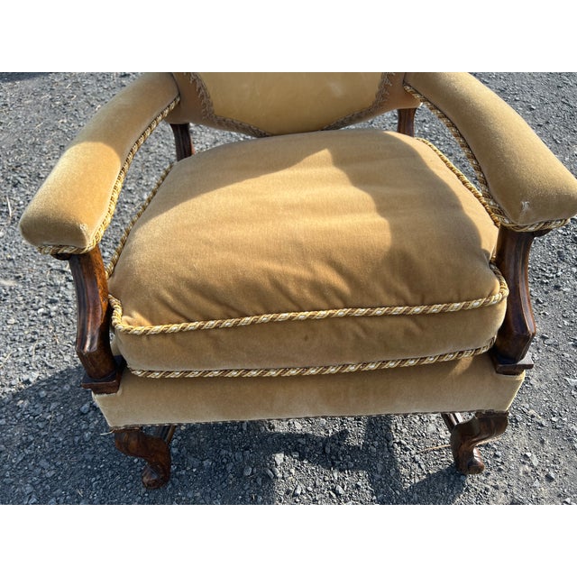 Vintage French Regence Gold Velvet Armchair With Embroidered Crest & Damask Back For Sale - Image 9 of 14