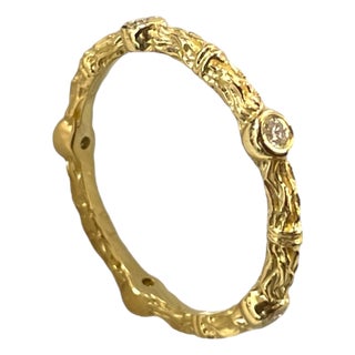 Nature-Inspired 14k Gold Diamond Ring Adorned With 0.15 TCW Natural Diamonds, Size 6.5 For Sale