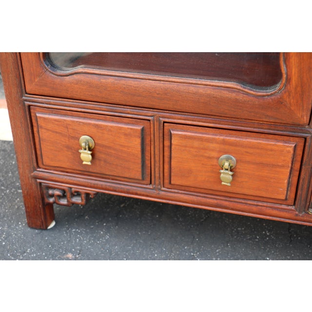 Vintage Asian-Inspired Rosewood Display Cabinet / Curio With Glass Doors and Brass Hardware For Sale - Image 15 of 18