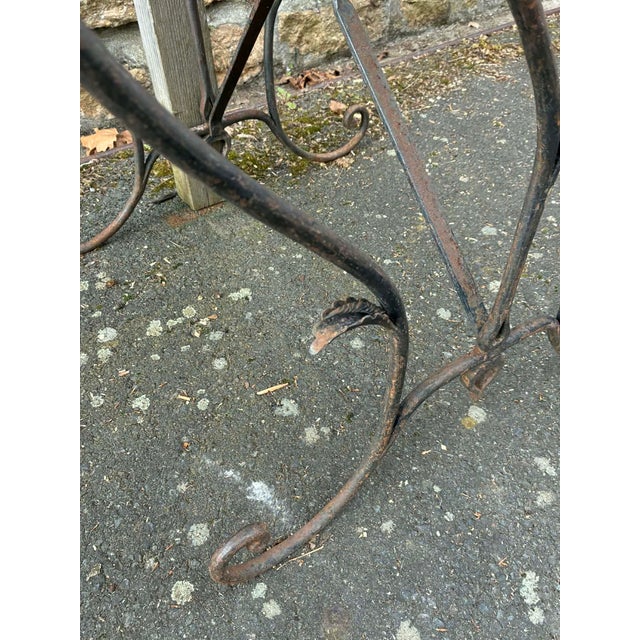 Beautiful marble table, suitable for both indoor and outdoor use! Originally a butcher's table, it's in impeccable...