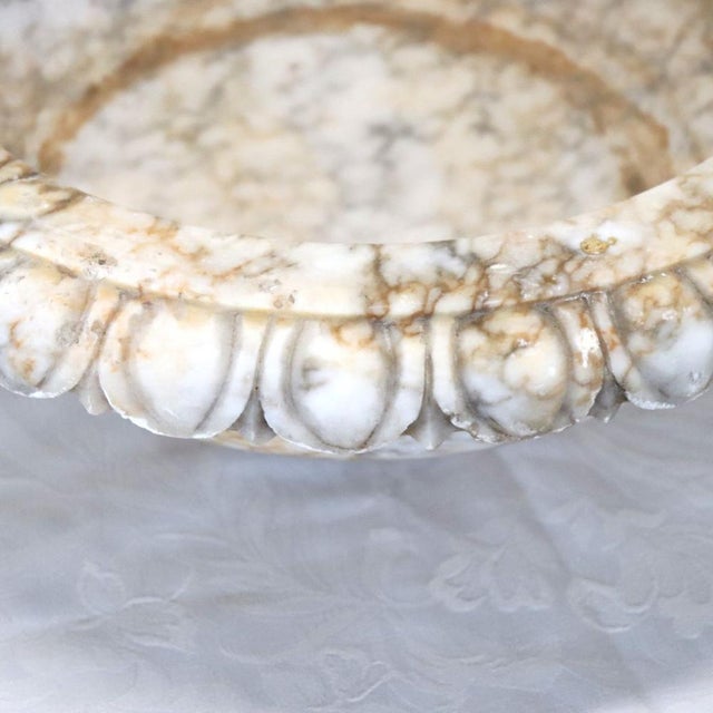 20th Century Circular Sink in Marble, 1890s For Sale - Image 5 of 13