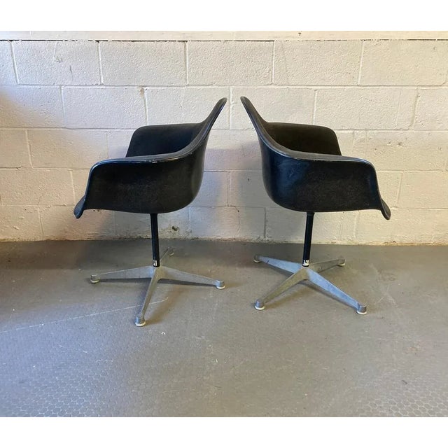 1960s Set of 2 Matched Mid Century Vintage Modern Herman Miller Shell Chairs For Sale - Image 5 of 10