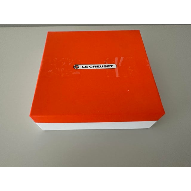 Le Creuset Paris Plates Box Set/4 For Sale - Image 4 of 4
