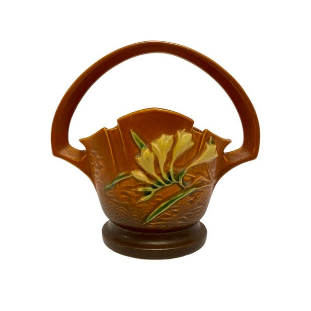 Mid-Century Modern Vintage 1940s Roseville Art Pottery Freesia Brown Basket #391-8 Vgc. For Sale - Image 3 of 8