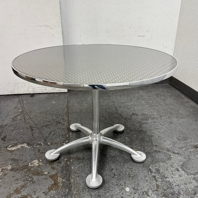 Design Plus Gallery presents a Modern Aluminum Table by Jorge Pensi for Knoll. Designed in 1988 and produced by Amat-3,...