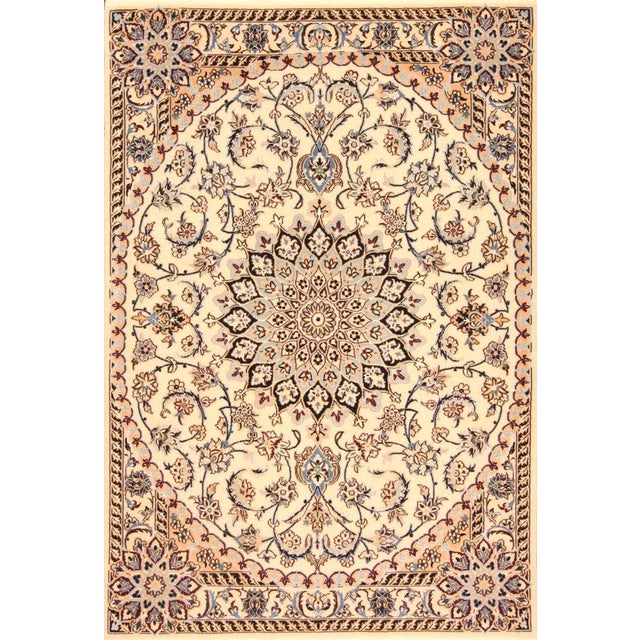 Middle Eastern Rug in Wool For Sale - Image 10 of 10