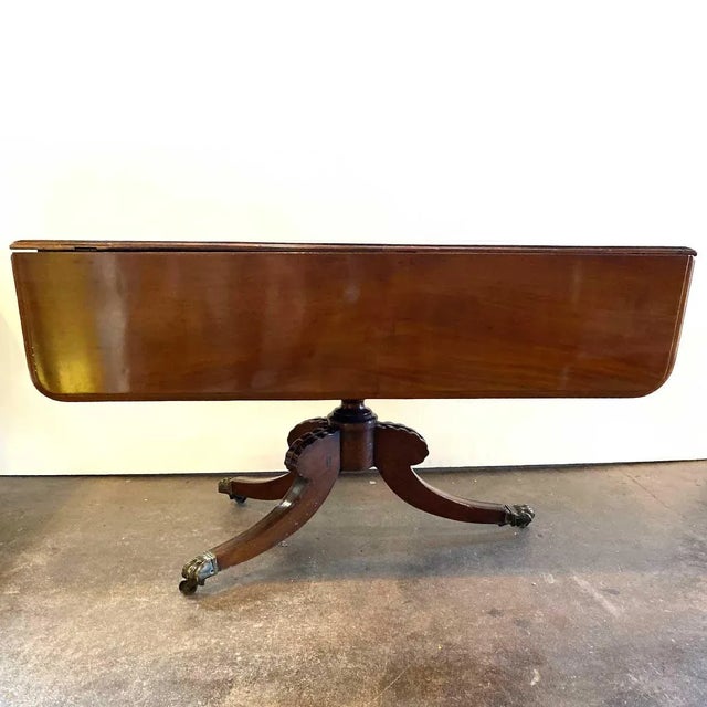 19th Century English Regency Flame Mahogany Drop-Leaf Pembroke Pedestal Table For Sale - Image 9 of 17