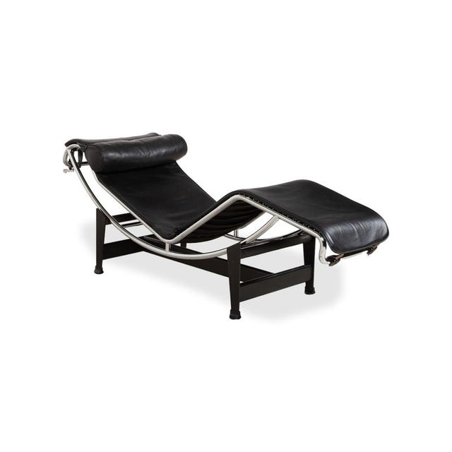 Bauhaus LC 4 Chaise Lounge in Black Leather by Le Corbusier for Cassina For Sale - Image 5 of 16