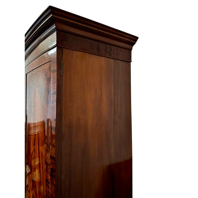 Auburn Early 20th Century Irish Flame Mahogany Bow Front Armoire in the Style of Robert Strahan & Co. For Sale - Image 8 of 13