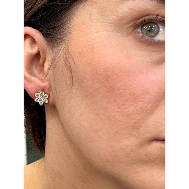 Transparent 2.80 Carat 7 Diamond Floral Cluster Flower Stud Earrings in 14 Karat Yellow Gold For Sale - Image 8 of 18