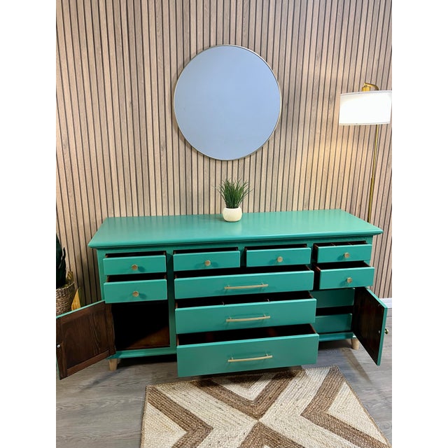 Modern 1990s Luxury Ethan Allen Buffet in Emerald Green – Solid Wood, Gold Hardware For Sale - Image 3 of 6