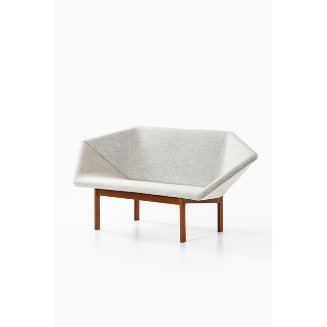 Tove & Edvard Kindt-Larsen Sofa in Wool and Teak attributed to Tove & Edvard Kindt-Larsen, 1963 For Sale - Image 4 of 8