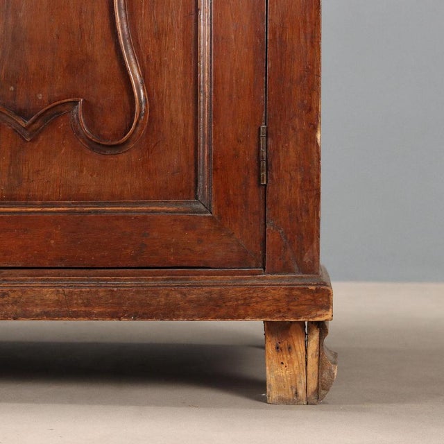 Antique Cupboard in Walnut Veneer, Italy, 20th Century For Sale - Image 11 of 14