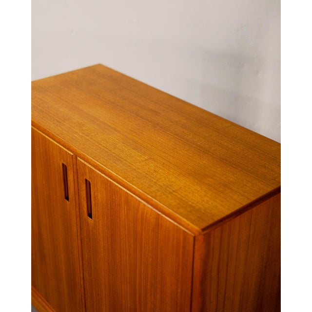 1960s Mid-Century Modern Teak Buffet from Dyrlund, Denmark, 1960 For Sale - Image 5 of 11