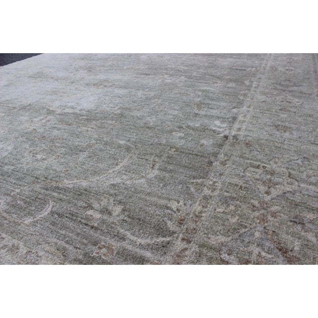 Early 21st Century Large Turkish Angora Oushak Rug Measures: 12'5 X 16'9 by Keivan Woven Arts For Sale - Image 5 of 6